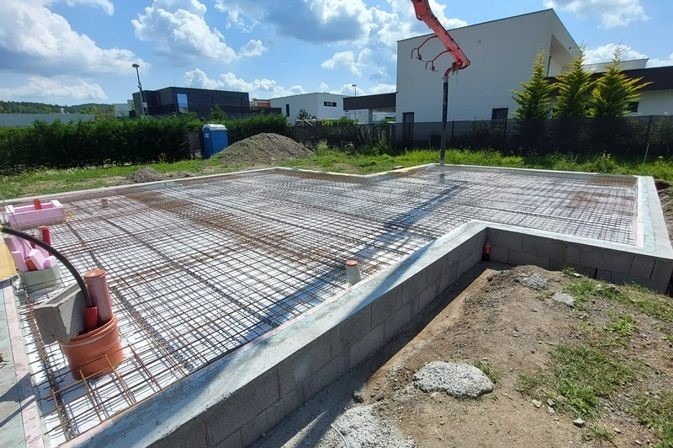 Základy rodinného domu – príprava pozemku a výstavba základovej dosky